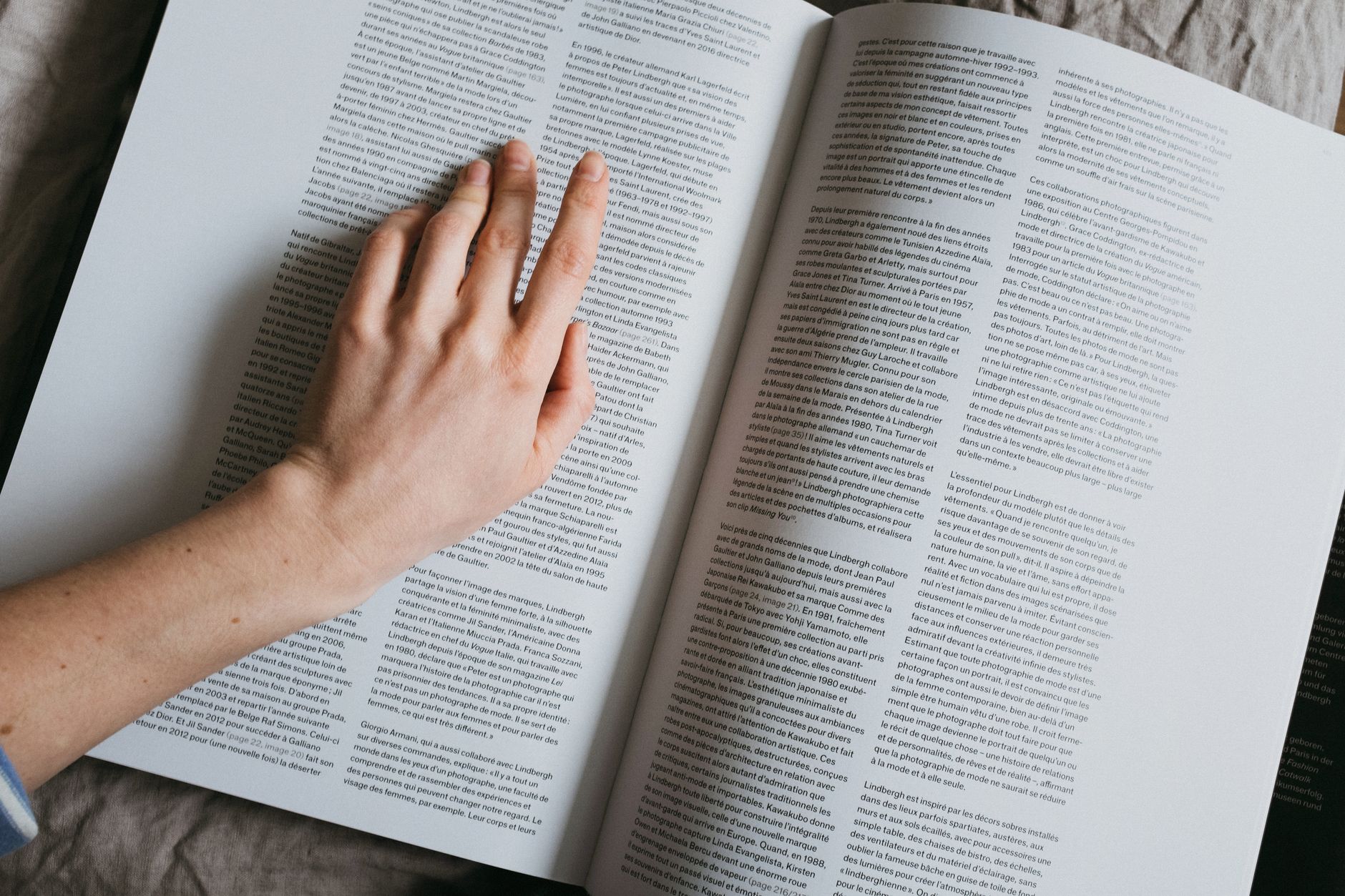 Jurnal ilmiah berisi penelitian terbaru dan analisis mendalam untuk kemajuan ilmu pengetahuan.